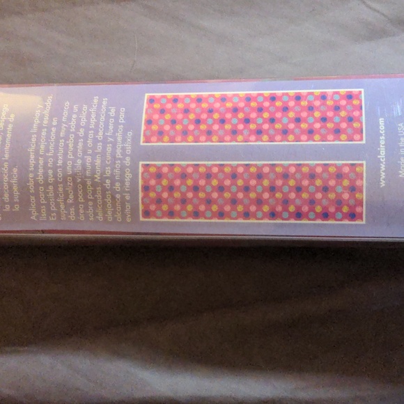 Claire's NWT Locker Wallpaper Peel and Stick Wallpaper 8.5" x 40" - Picture 8 of 12